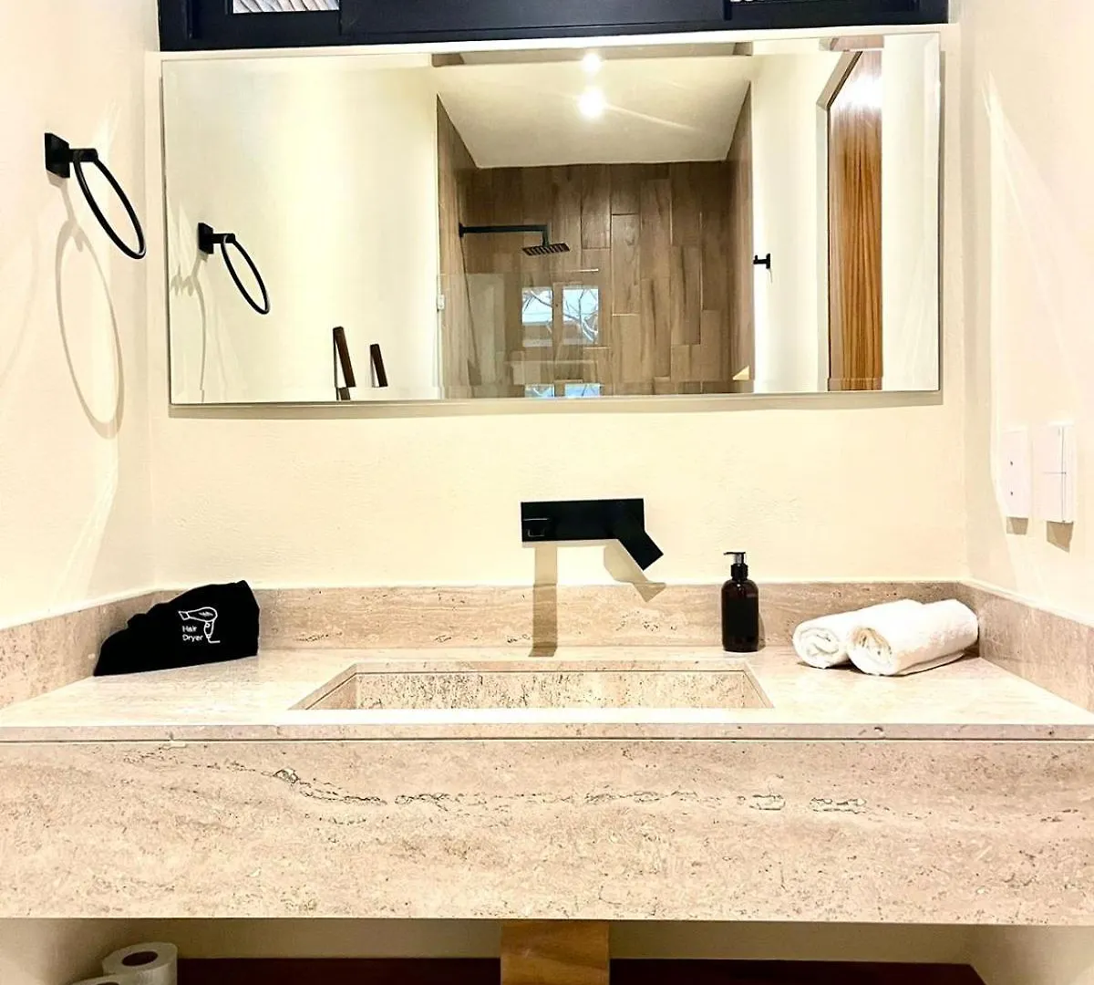 Botanic 206 Serene 1Bdr Retreat 툴룸 아파트